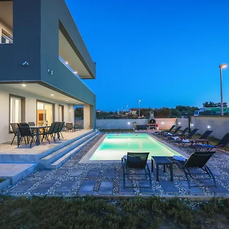 Villa Tia With Heated Pool & Jacuzzi Murvica  Exterior photo