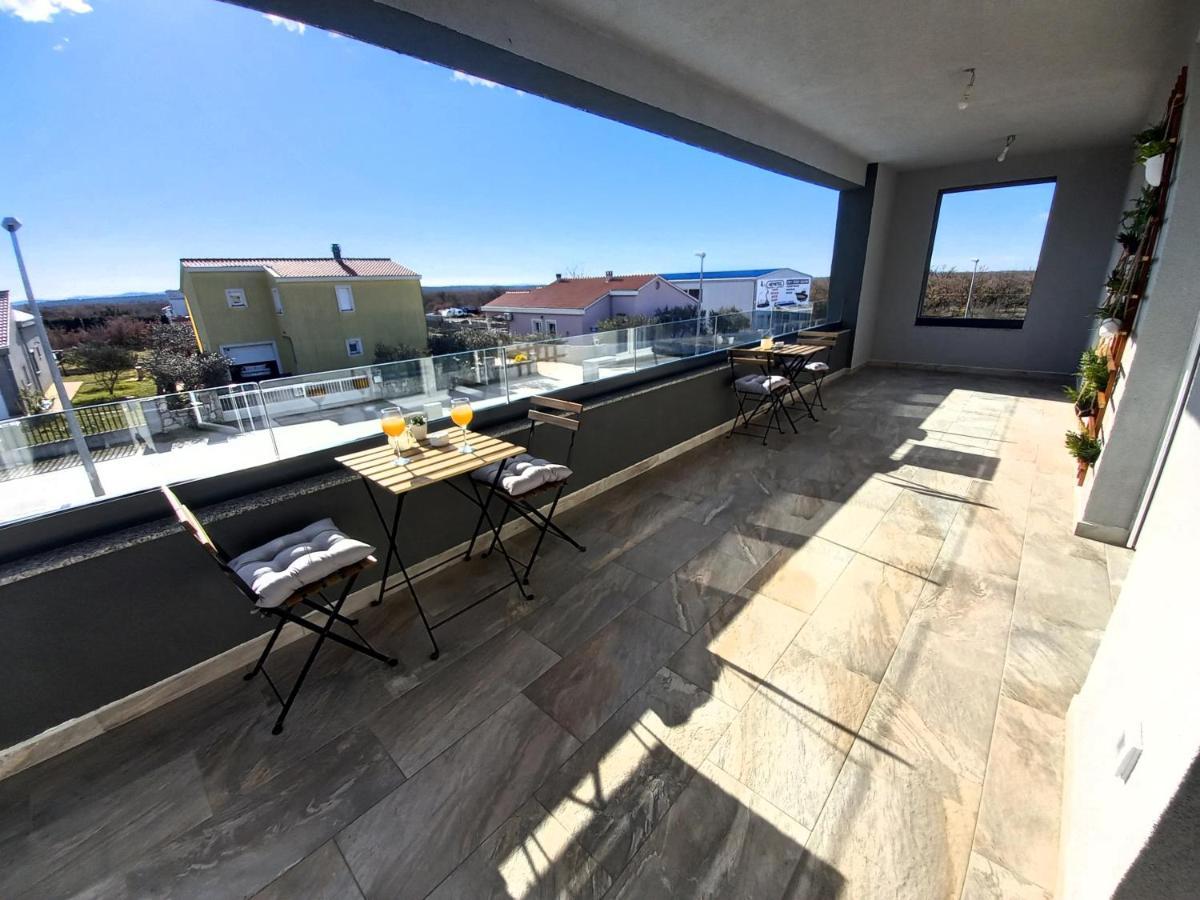 Tia With Heated Pool & Jacuzzi Villa *