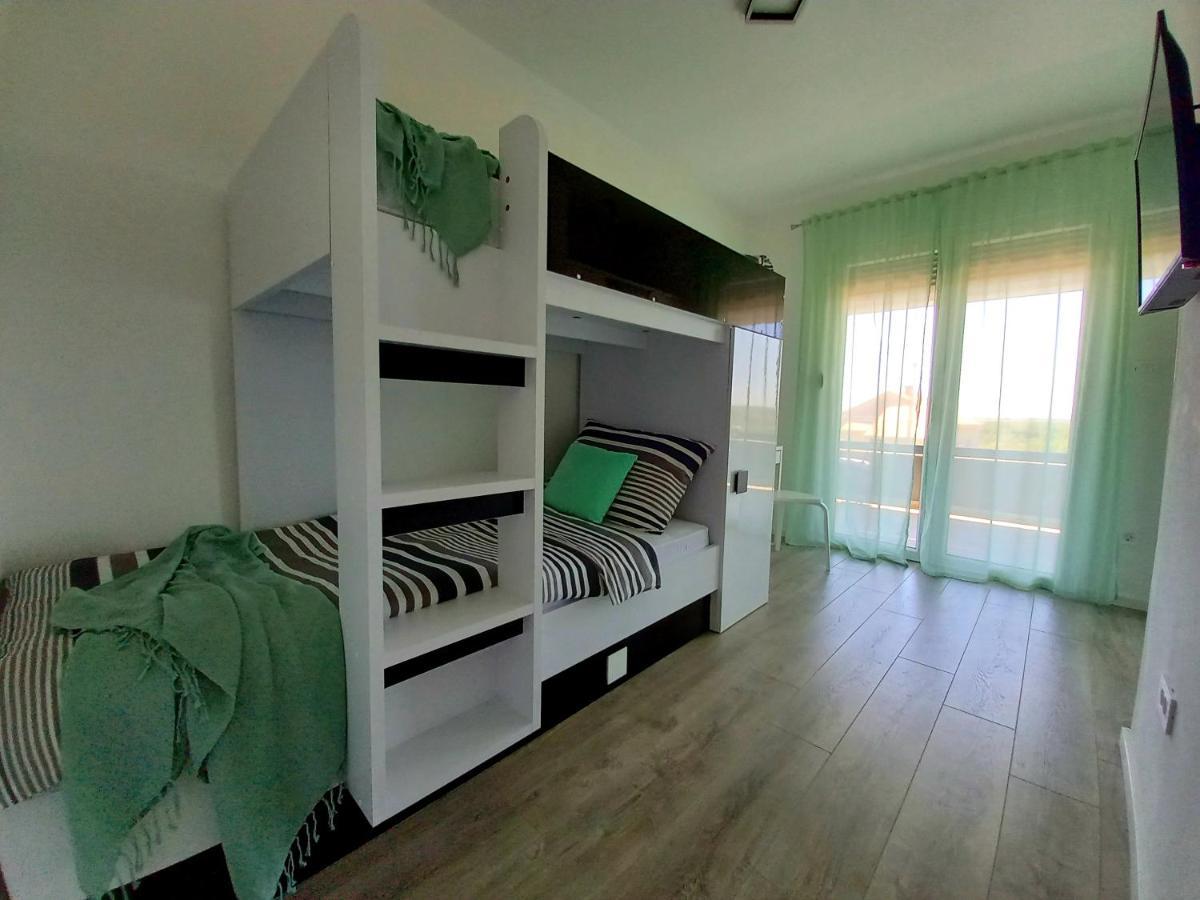 Tia With Heated Pool & Jacuzzi * Murvica (Policnik)