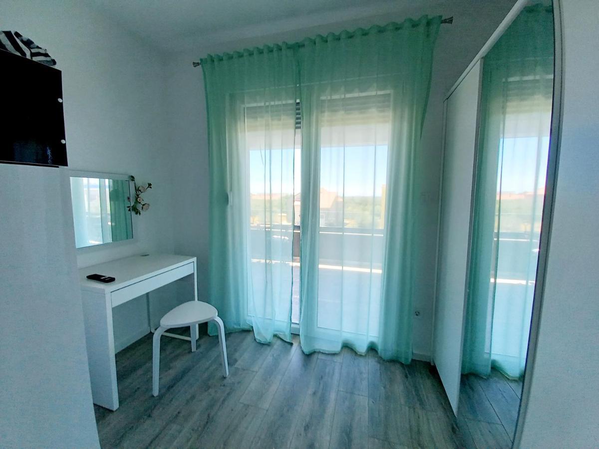 Tia With Heated Pool & Jacuzzi Villa Murvica (Policnik)