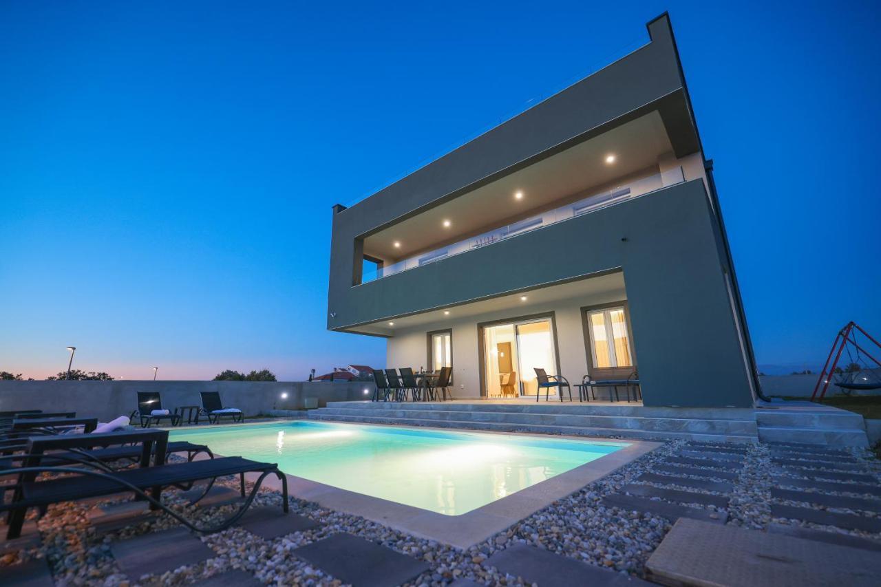 Tia With Heated Pool & Jacuzzi * Murvica (Policnik)