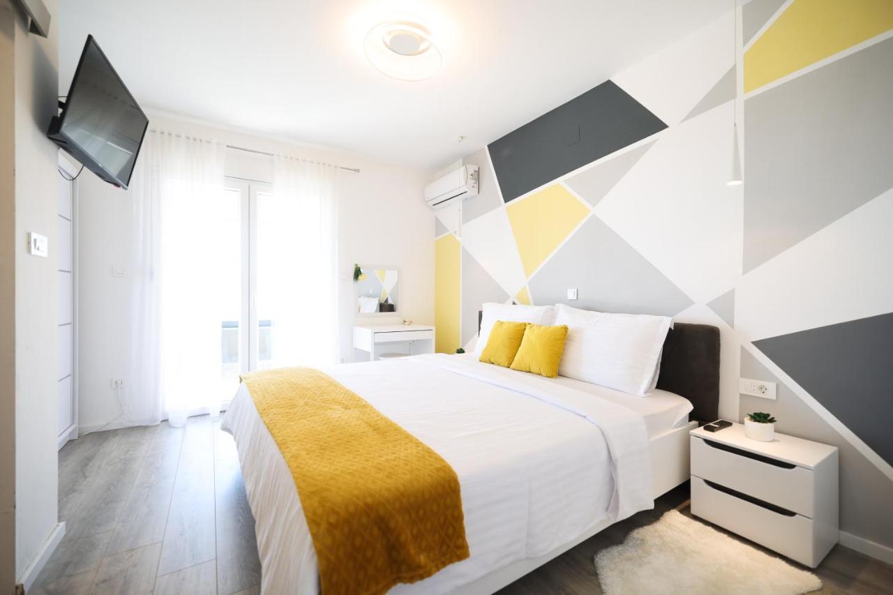 Tia With Heated Pool & Jacuzzi Villa Murvica (Policnik)