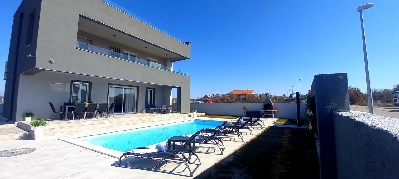 Villa Tia With Heated Pool & Jacuzzi *