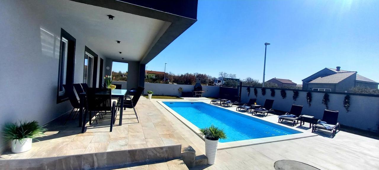 Villa Tia With Heated Pool & Jacuzzi