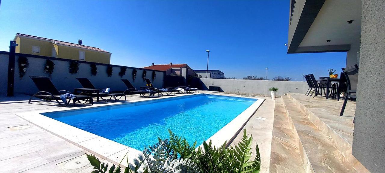 Tia With Heated Pool & Jacuzzi * Murvica (Policnik)