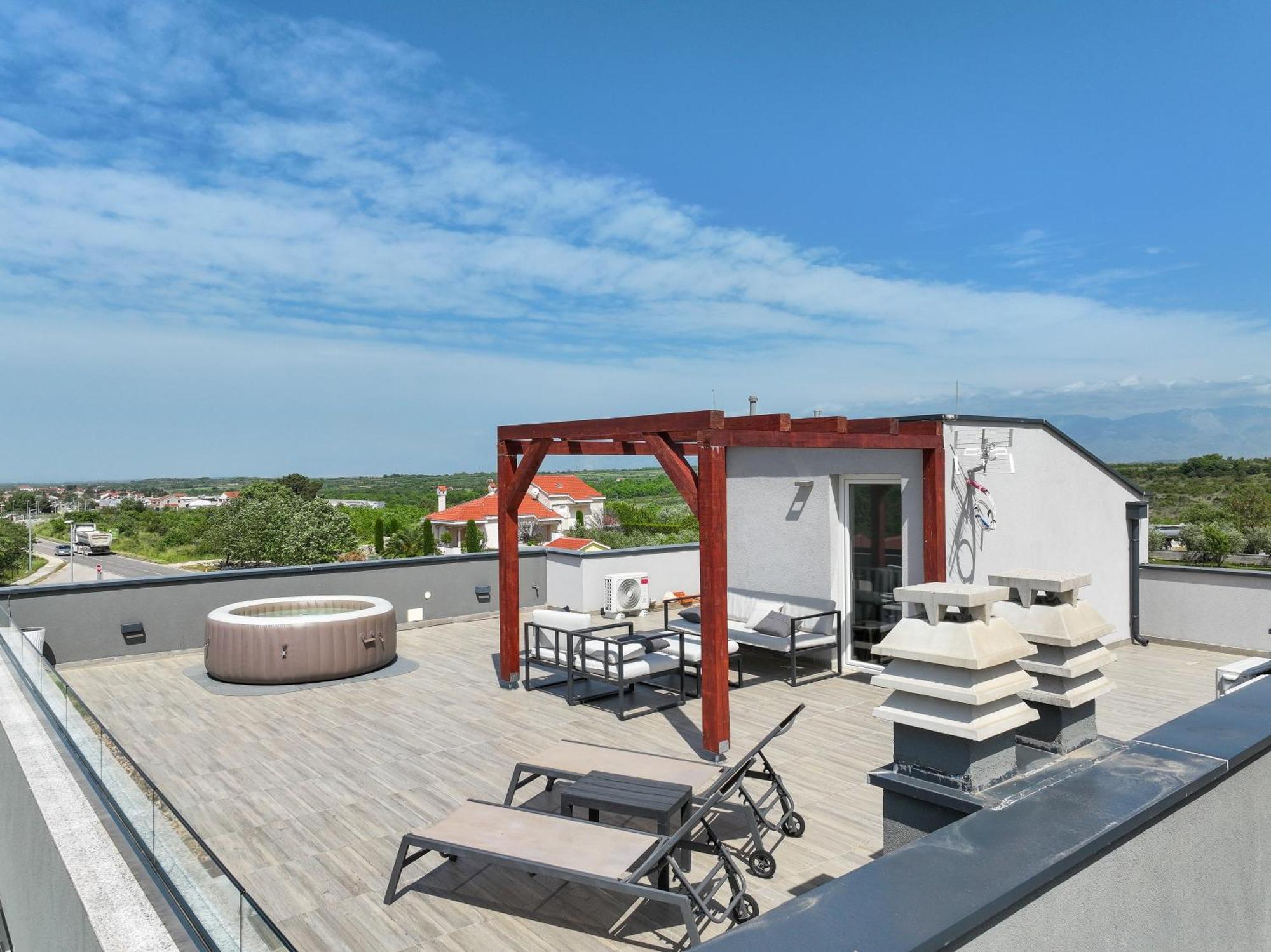 Villa Tia With Heated Pool & Jacuzzi *